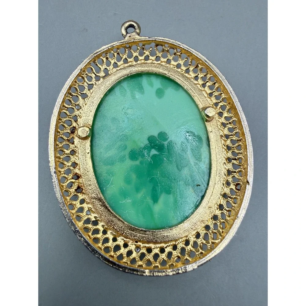 Vintage Gold Tone Filigree Pendant Green Oval Cabochon Openwork Scalloped